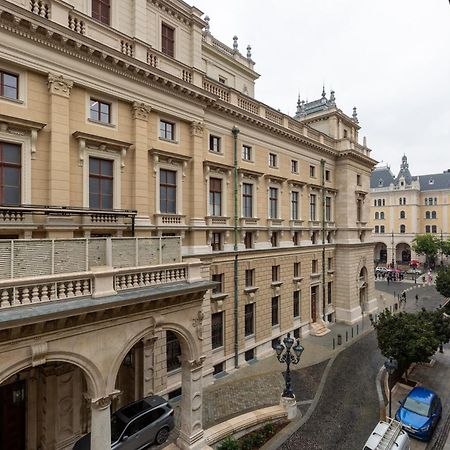 D8 Sphinx Apartman Budapeste Exterior foto